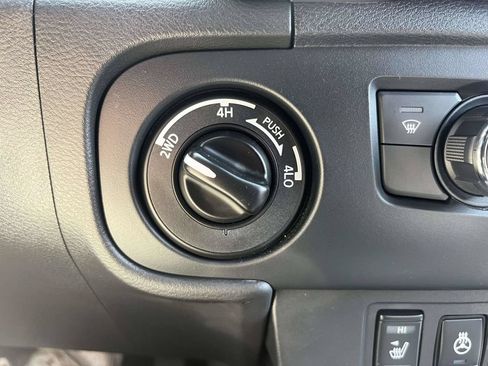 Used 2026 Nissan Frontier PRO-4X AWD/4WD image 25