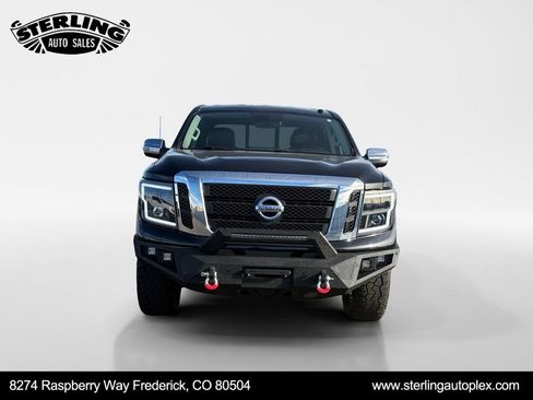 Used 2018 Nissan Titan SL image 8