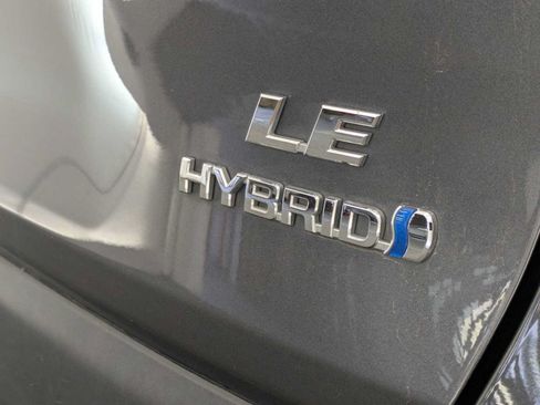 Used 2020 Toyota RAV4 LE w/ All Weather Liner Package AWD/4WD image 11