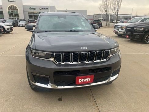 Certified 2024 Jeep Grand Cherokee L Limited w/ Luxury Tech Group II image 2