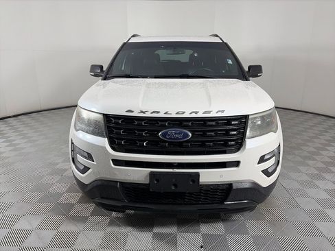Used 2017 Ford Explorer Sport w/ Equipment Group 401A AWD/4WD image 2