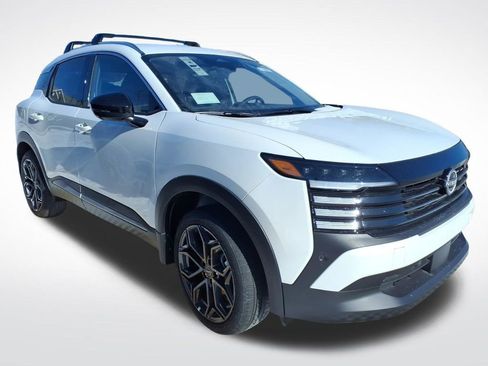 New 2026 Nissan Kicks SR w/ Cold Weather Package image 8