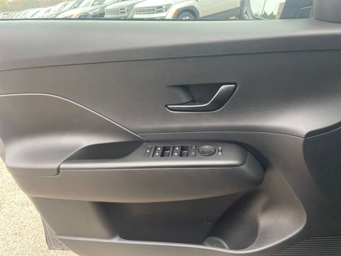 Used 2025 Hyundai Kona SEL image 20