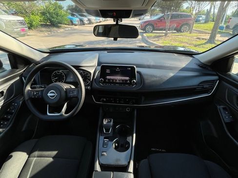 Used 2024 Nissan Rogue S FWD image 10