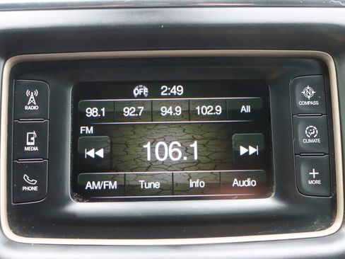 Used 2017 Jeep Grand Cherokee Laredo RWD image 31