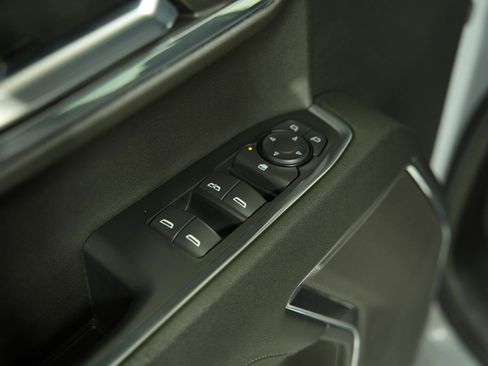Used 2024 Chevrolet Silverado 1500 LT AWD/4WD image 25