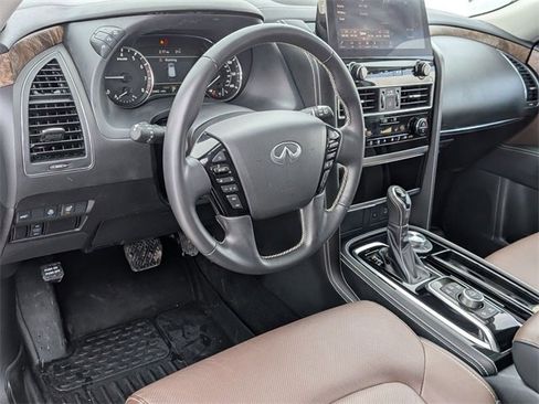Used 2024 INFINITI QX80 Premium Select w/ Cargo Package image 11