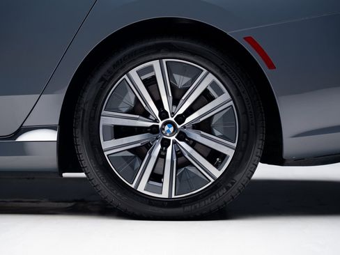 Used 2023 BMW i7 xDrive60 image 22