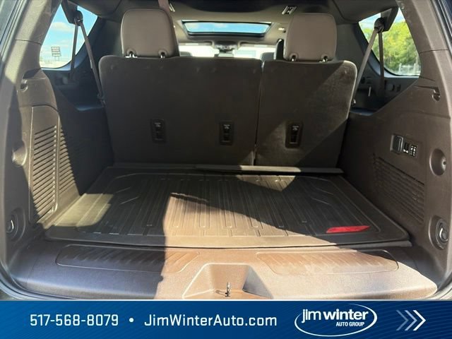Used 2023 GMC Yukon XL SLT w/ SLT Premium Package AWD/4WD image 19