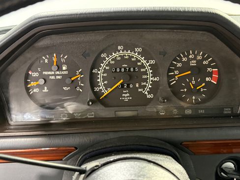 Used 1990 Mercedes-Benz 300 CE Coupe image 30