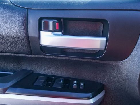 Used 2017 Toyota Tundra SR5 w/ TRD Off Road Package image 19