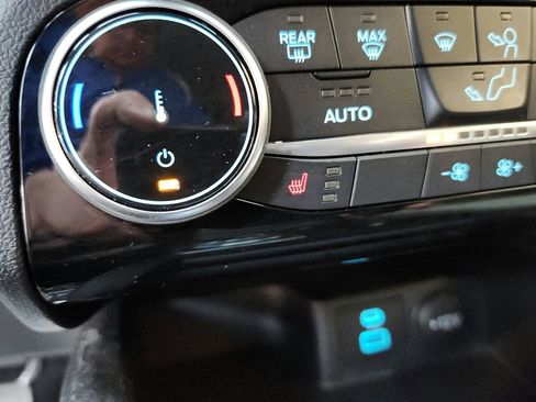 Used 2022 Ford Escape SE w/ Convenience Package image 16