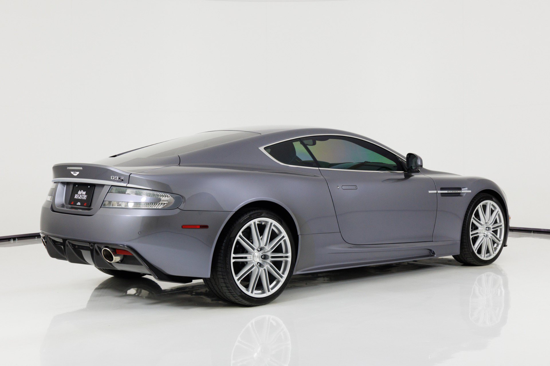 Used 2010 Aston Martin DBS Coupe RWD image 3
