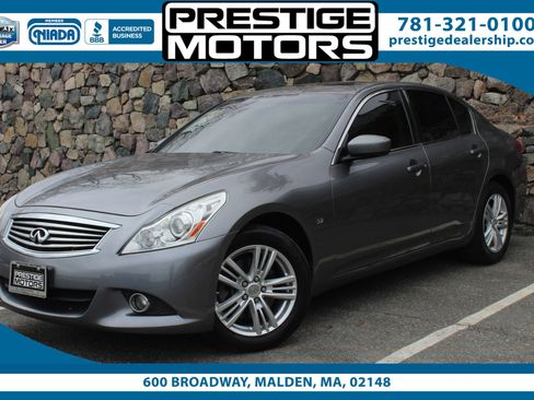 Used 2015 INFINITI Q40 Sedan 4D w/ Navigation Package image 1