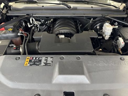 Used 2019 Chevrolet Suburban LT w/ Luxury Package AWD/4WD image 34