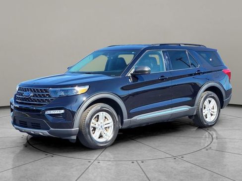 Certified 2023 Ford Explorer XLT w/ Equipment Group 202A AWD/4WD image 3