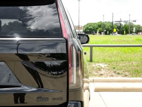 Used 2024 Cadillac Escalade Sport Platinum w/ LPO, ONYX Package AWD/4WD image 57