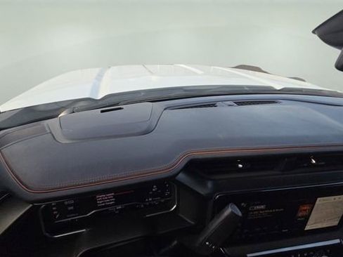 Used 2024 GMC Sierra 2500 AT4 w/ AT4 Preferred Package image 7