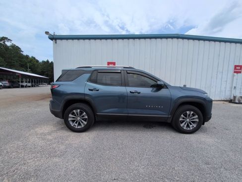 Used 2025 Chevrolet Equinox LT w/ Convenience Package II FWD image 9