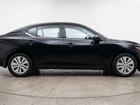 Used 2025 Nissan Sentra S FWD image 11