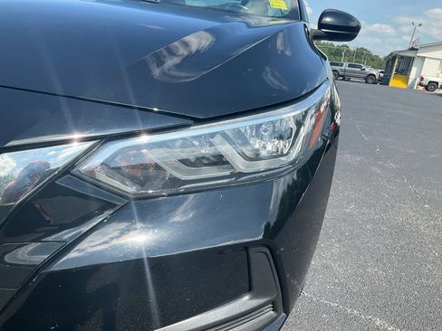 Used 2022 Nissan Sentra SV FWD image 9