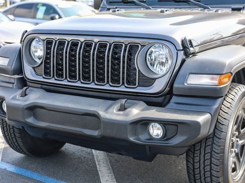 Used 2024 Jeep Wrangler Unlimited Sport AWD/4WD image 17