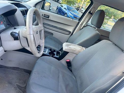 Used 2010 Ford Escape XLS AWD/4WD image 10