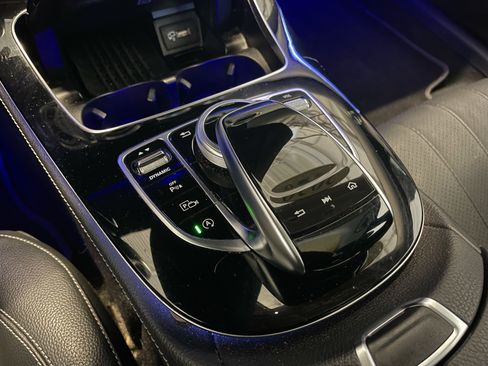 Used 2020 Mercedes-Benz E 350 4MATIC Sedan image 39