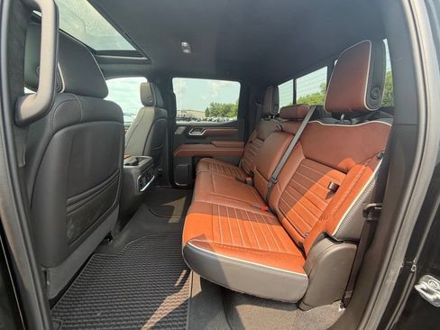 Used 2025 GMC Sierra 1500 Denali Ultimate AWD/4WD image 7
