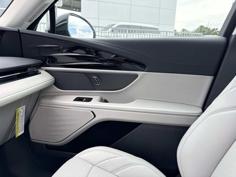 New 2026 Lincoln Nautilus Premier AWD/4WD image 22