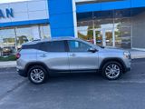 Used 2024 GMC Terrain SLT w/ Infotainment Package II image 3