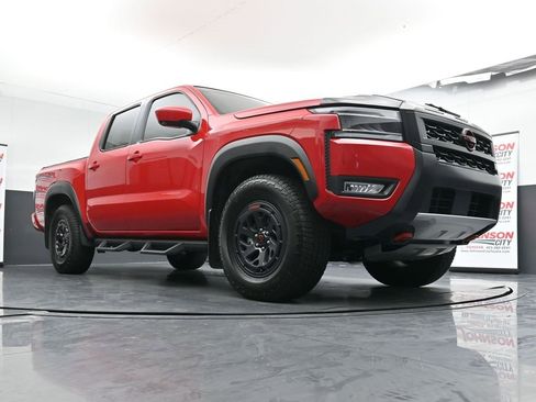 Used 2025 Nissan Frontier PRO-4X w/ Pro Convenience Package image 18