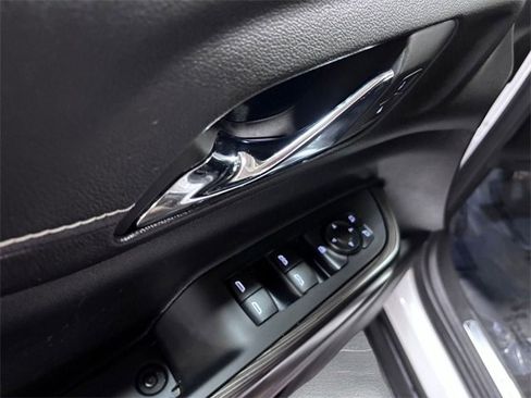 Used 2023 GMC Acadia SLT image 13