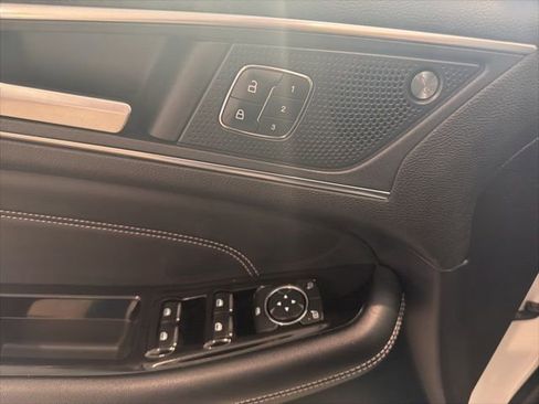 Used 2020 Ford Edge Titanium w/ Equipment Group 301A image 11