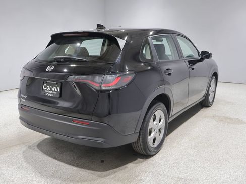 Used 2025 Honda HR-V LX image 2