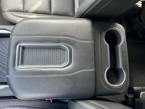 Used 2024 GMC Yukon Denali image 33