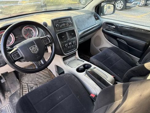 Used 2014 Dodge Grand Caravan SXT FWD image 18