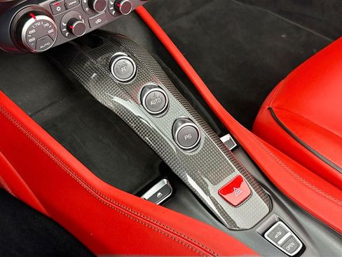 Used 2015 Ferrari California T RWD image 18