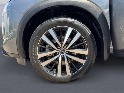 Used 2024 Nissan Pathfinder Platinum AWD/4WD image 14