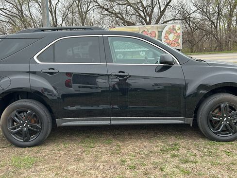 Used 2017 Chevrolet Equinox LT w/ Midnight Edition image 5