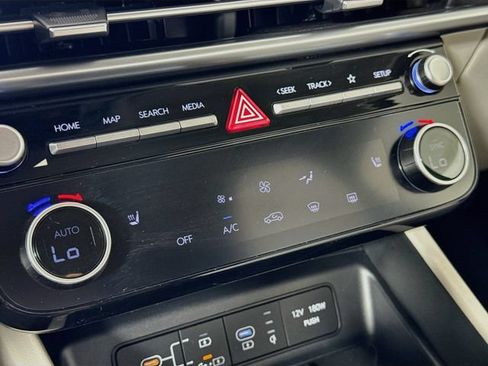 Certified 2025 Hyundai Tucson SEL AWD/4WD image 17