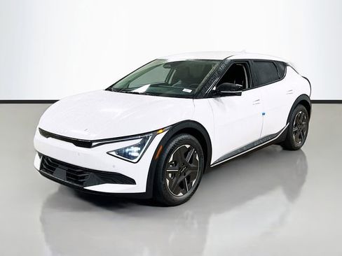 New 2025 Kia EV6 Light image 3