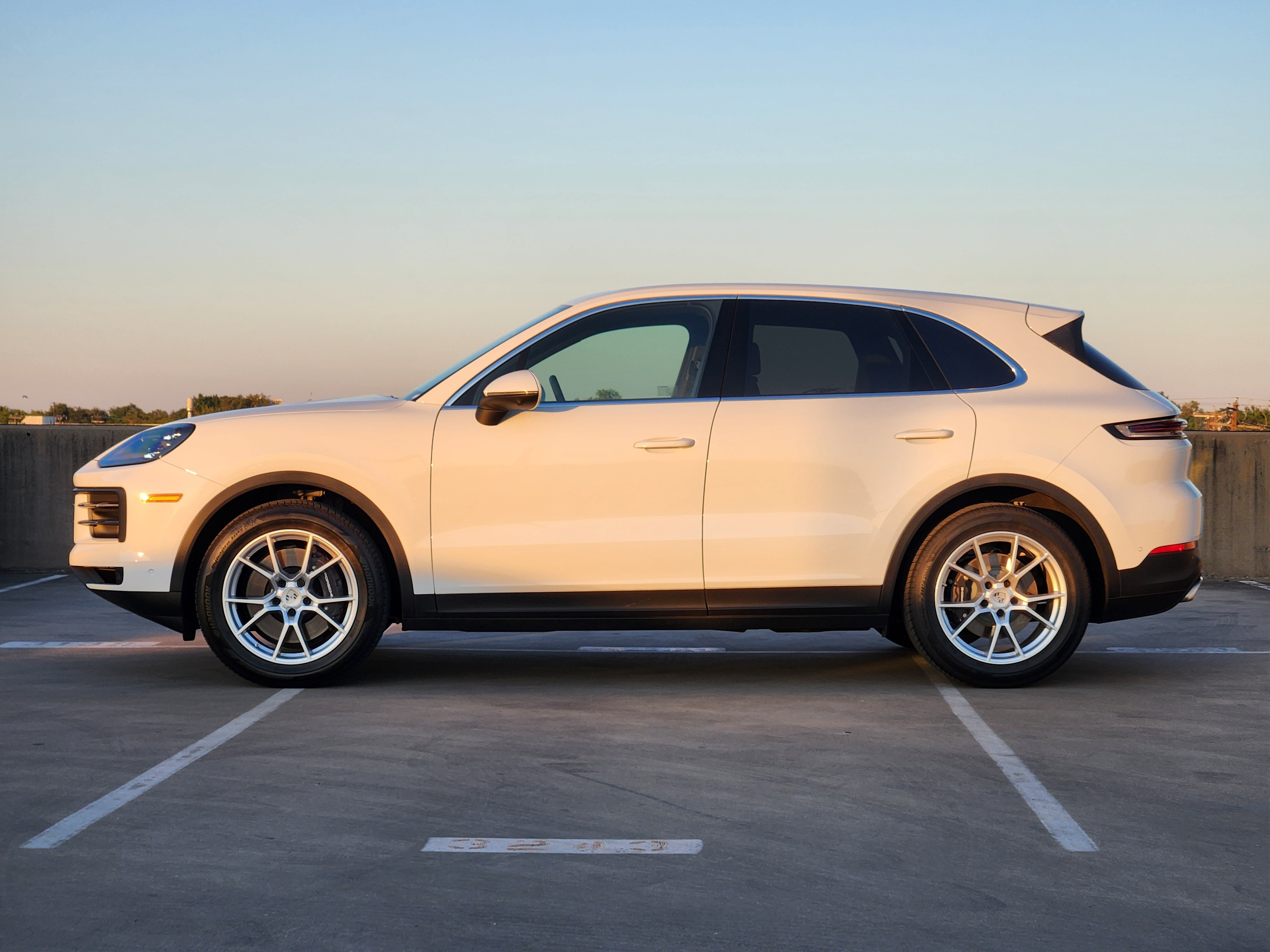 Certified 2026 Porsche Cayenne AWD/4WD image 2