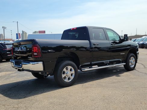 Used 2026 RAM 2500 Big Horn AWD/4WD image 4
