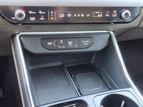 New 2026 Kia Carnival EX FWD image 18