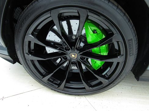 Used 2022 Lamborghini Urus AWD/4WD image 61