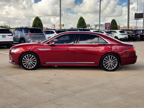 Used 2017 Lincoln Continental Select w/ Climate Package AWD/4WD image 4