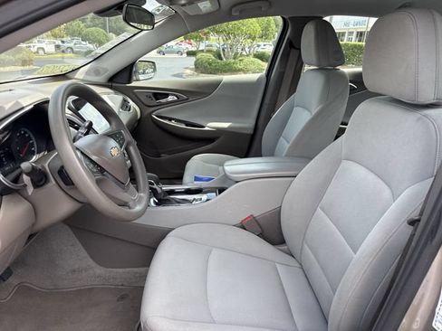 Used 2025 Chevrolet Malibu LT FWD image 9