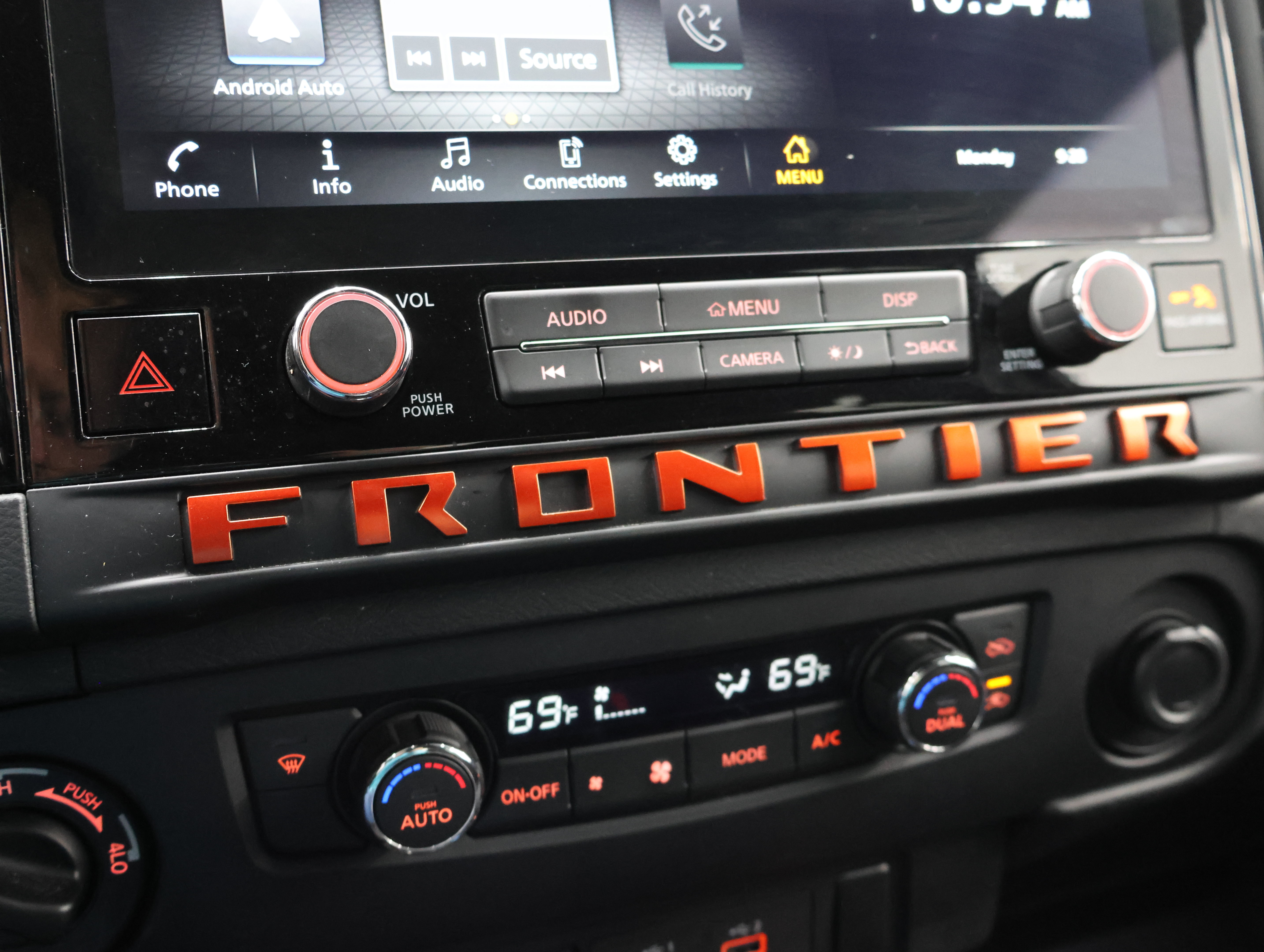 Used 2025 Nissan Frontier PRO-4X AWD/4WD image 46