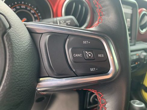 Used 2023 Jeep Gladiator Rubicon w/ Cold Weather Group AWD/4WD image 28